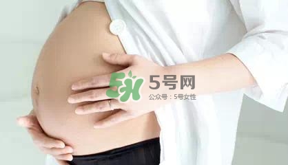 孕期肚皮癢是怎么回事？妊娠紋癢怎么辦？