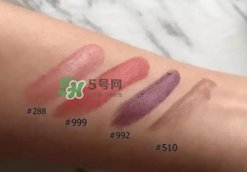 迪奧雙色夾心唇膏多少錢？dior迪奧夾心唇膏上市時(shí)間