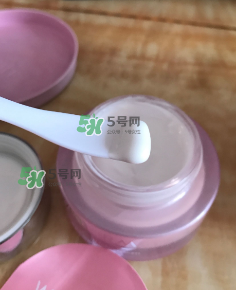 溫碧泉素顏霜好用嗎？溫碧泉素顏霜多少錢？