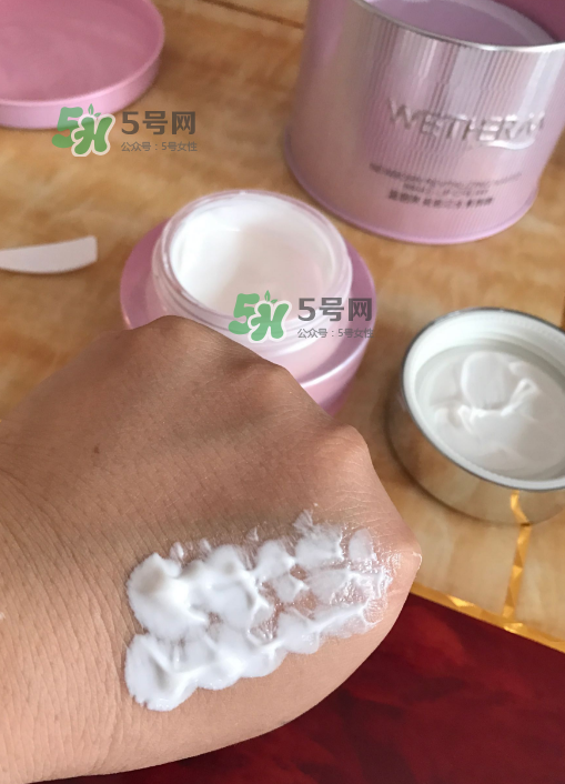 溫碧泉素顏霜好用嗎？溫碧泉素顏霜多少錢？