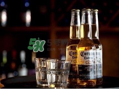 科羅娜啤酒為什么要放檸檬？科羅娜啤酒怎么喝