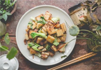 隔夜菜放冰箱能吃嗎？吃隔夜菜有哪些危害？