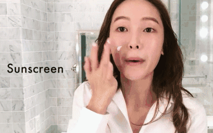 化妝水和乳液要一套嗎 化妝水和乳液一定要成套用嗎 化妝水和乳液要一套嗎 化妝水和乳液一定要成套用嗎