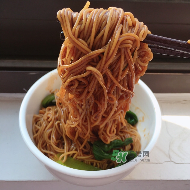 蔥油拌面的做法 蔥油拌面怎么做 蔥油拌面的做法 蔥油拌面怎么做