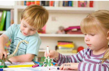 暑假孩子不寫(xiě)作業(yè)怎么辦？暑假不想寫(xiě)作業(yè)怎么教育？