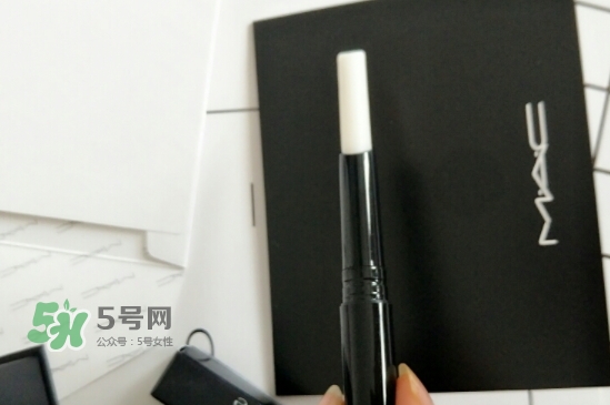 mac唇部打底膏怎么用？mac唇部打底使用方法