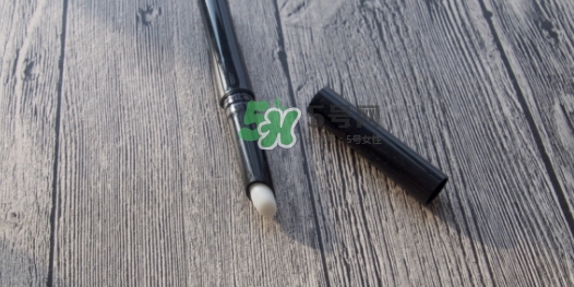 mac唇部打底膏怎么用？mac唇部打底使用方法