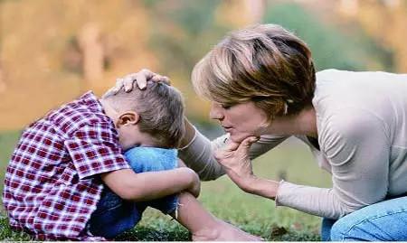 孩子在幼兒園受欺負(fù)怎么辦？孩子在幼兒園不合群怎么辦？