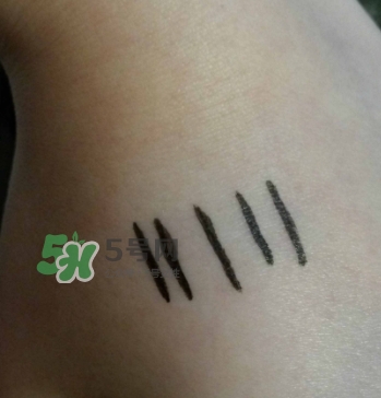 mac眼線液筆怎么用？mac魅可眼線液筆使用方法