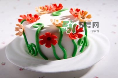 翻糖蛋糕師為什么那么火？翻糖蛋糕為何被稱為天價蛋糕