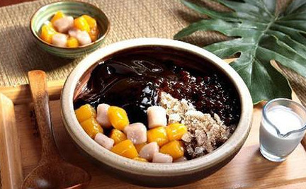 仙草凍是龜苓膏嗎？龜苓膏和仙草凍有什么區(qū)別