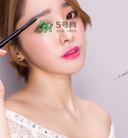 云皙眉筆怎么樣？云皙眉筆和rozo哪個(gè)好？