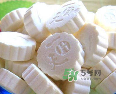 牛初乳咀嚼片是鈣片嗎？牛初乳咀嚼片和鈣片的區(qū)別