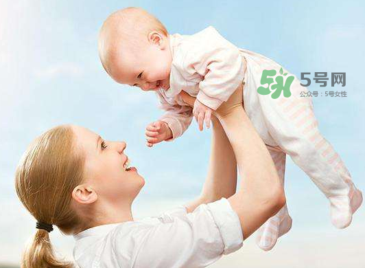 對(duì)寶寶大腦好的食物有哪些？寶寶吃什么補(bǔ)腦？