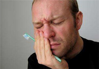 醫(yī)生因牙疼引發(fā)敗血癥離世 牙痛會得敗血癥嗎？