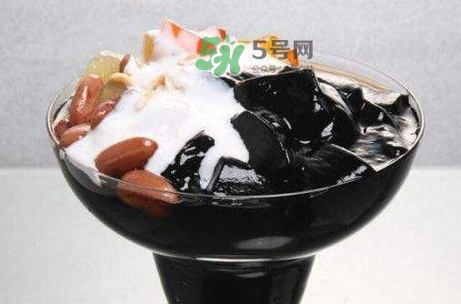 燒仙草是黑涼粉嗎？燒仙草和黑涼粉的區(qū)別