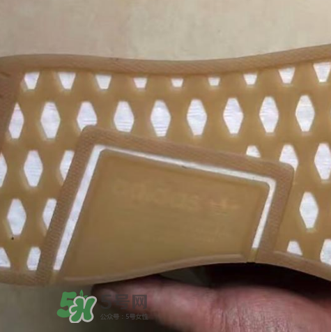 stone island與adidas聯(lián)名nmd r2怎么樣？