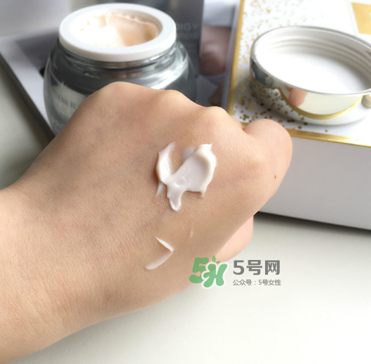 赫蓮娜至美溯顏菁華霜好用嗎？赫蓮娜至美溯顏菁華霜怎么樣？