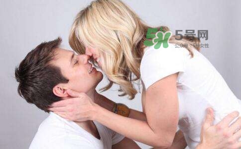 孕期同房對寶寶有害嗎？孕期愛愛注意事項