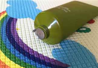 一葉子鮮補水洗面奶怎么樣？一葉子鮮補水潔面乳好用嗎？