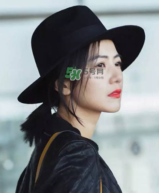 大圓臉怎么扎馬尾好看 圓臉適合扎什么樣的馬尾 大圓臉怎么扎馬尾好看 圓臉適合扎什么樣的馬尾