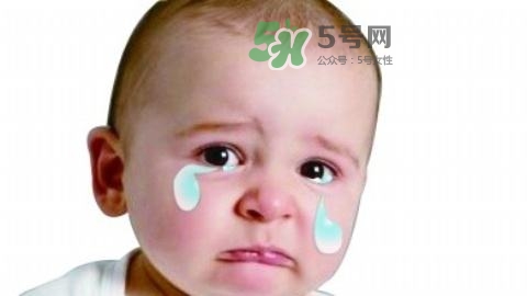 新手爸媽必看，七天教小嬰兒戒夜奶一覺到天亮