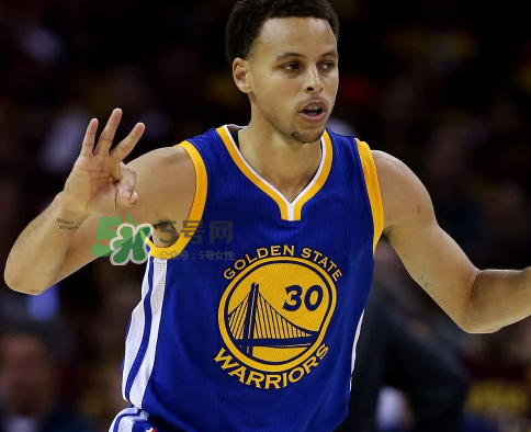 under armour curry 4庫里第四代戰(zhàn)靴中國配色怎么樣？