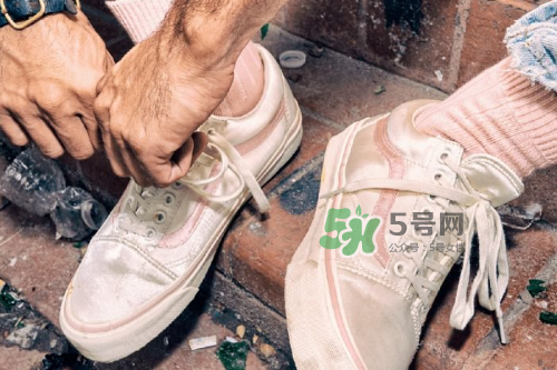 opening ceremony與vans聯(lián)名帆布鞋多少錢_哪幾款顏色？