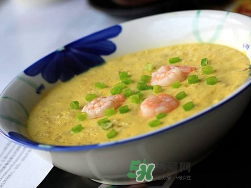 蒸雞蛋的雞蛋和水比例是多少？微波爐蒸雞蛋要幾分鐘