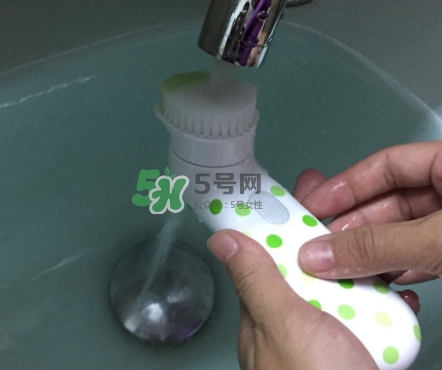 倩碧聲波潔面儀怎么充電？倩碧潔面儀充電燈不亮