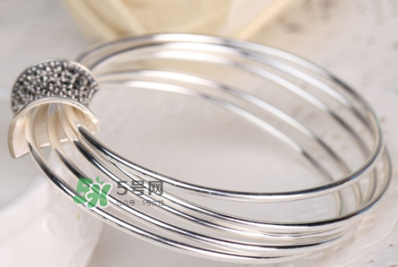 銀手鐲變黑了如何洗白？銀手鐲變黑怎么洗？