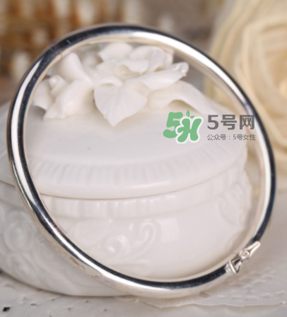 銀手鐲可以去濕氣嗎？銀手鐲能祛濕嗎？