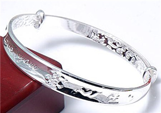 銀手鐲可以刮痧嗎？怎么用銀手鐲刮痧？