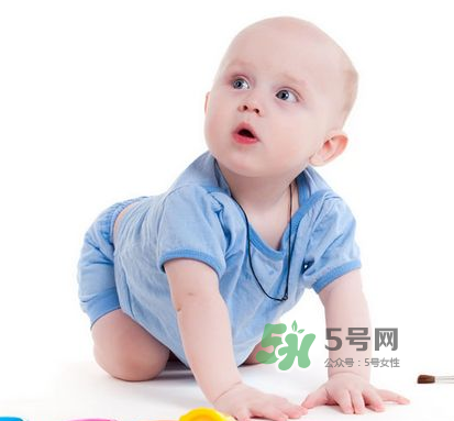 立秋后寶寶要穿什么衣服？立秋后寶寶要穿襪子嗎？