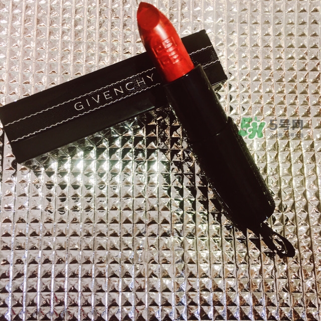 紀(jì)梵希禁忌之吻大理石紋唇膏怎么樣_好用嗎 紀(jì)梵希禁忌之吻大理石紋唇膏怎么樣_好用嗎