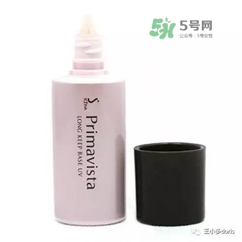 外油內(nèi)干的皮膚怎么護理 先補水還是先控油 外油內(nèi)干的皮膚怎么護理 先補水還是先控油