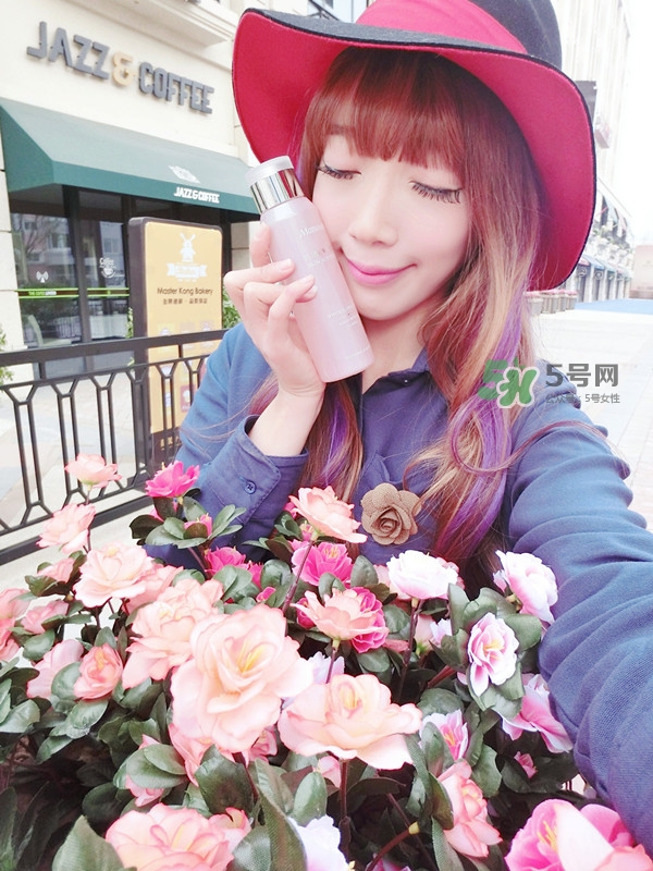 夢妝花萃凈白調(diào)理水怎么樣？夢妝花萃凈白調(diào)理水能補(bǔ)水嗎？