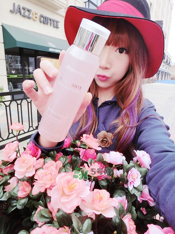 夢妝花萃凈白調(diào)理水怎么樣？夢妝花萃凈白調(diào)理水能補(bǔ)水嗎？