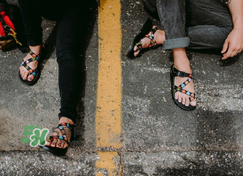 chaco pac man吃豆人主題涼鞋的多少錢？chaco吃豆人涼鞋價格