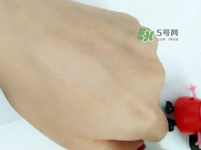 玫珂菲水粉霜怎么樣？玫珂菲全新雙用水粉霜好用嗎？