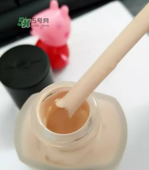 玫珂菲水粉霜怎么樣？玫珂菲全新雙用水粉霜好用嗎？