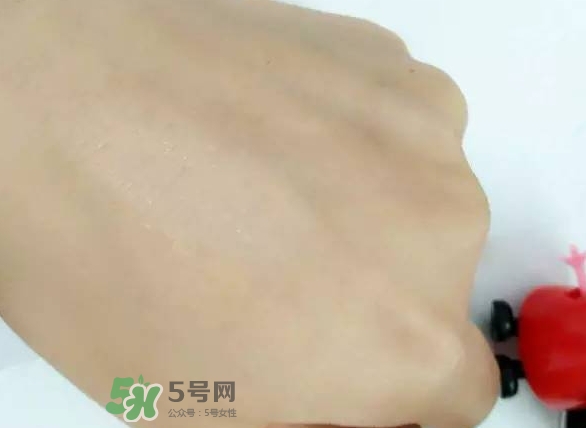 玫珂菲水粉霜怎么樣？玫珂菲全新雙用水粉霜好用嗎？