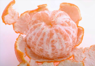 橘子里的白絲能吃嗎？橘子瓣上面的白絲吃了有什么好處？