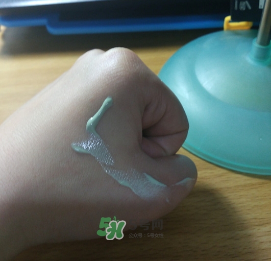 Make up forever浮生若夢隔離霜怎么樣？浮生若夢隔離好用嗎？