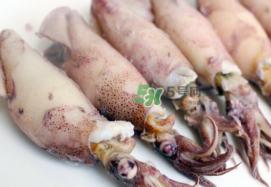 魷魚仔怎么清洗圖解？小魷魚怎么清洗？