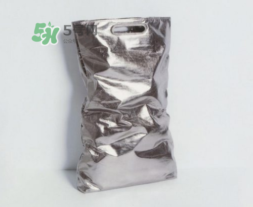 helmut lang垃圾袋包包多少錢？helmut lang垃圾袋手提包價(jià)格