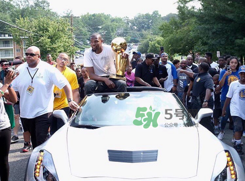 杜蘭特回家鄉(xiāng)穿的鞋子是什么牌子_哪個(gè)型號(hào)_多少錢_什么時(shí)候發(fā)售？