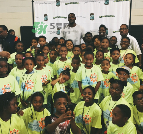 杜蘭特回家鄉(xiāng)穿的鞋子是什么牌子_哪個(gè)型號(hào)_多少錢_什么時(shí)候發(fā)售？