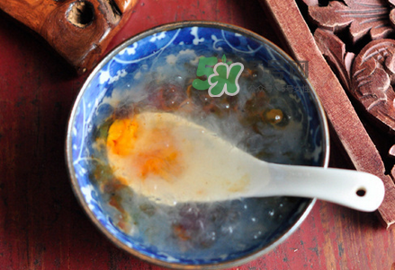 燕窩可以和桃膠一起燉嗎？燕窩燉桃膠的做法大全