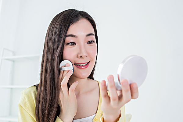 正確化妝的基本步驟是什么 化妝的正確步驟順序 正確化妝的基本步驟是什么 化妝的正確步驟順序